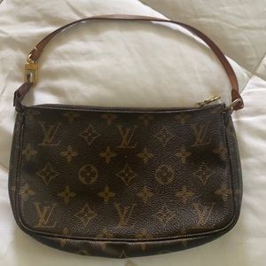 Vintage Louis Vuitton pouchette bag